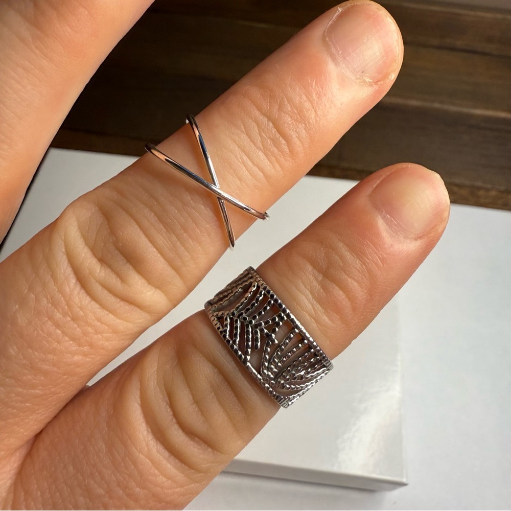 👾5 for $25 Silver Crisscross and Patterned Rings
